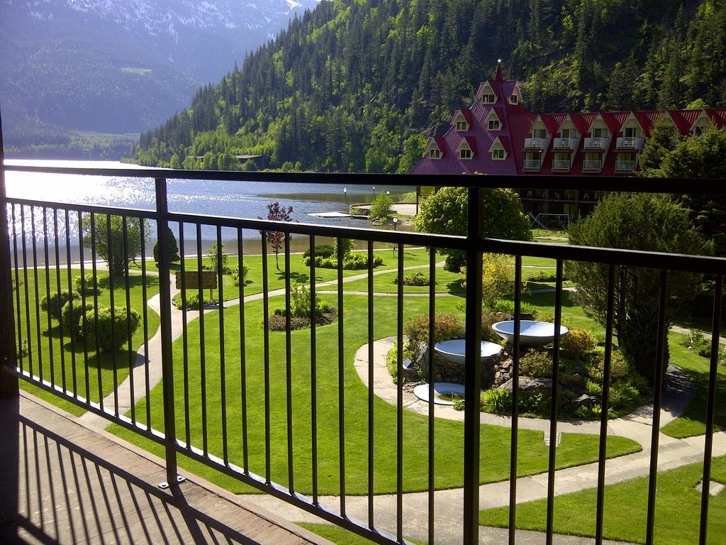 Three Valley Lake Chateau Revelstoke Ngoại thất bức ảnh